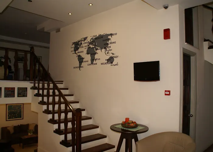 Yria Hotel