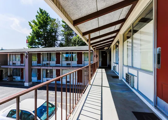 Edyn Hotel By Townhouse Wytheville Us 52