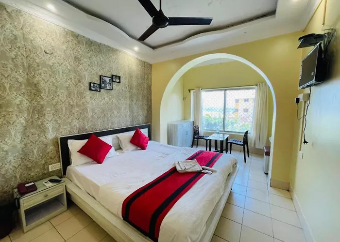 Hotel Sea Crown Near Jagannath Temple