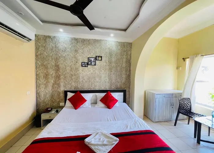 Hotel Sea Crown Near Jagannath Temple