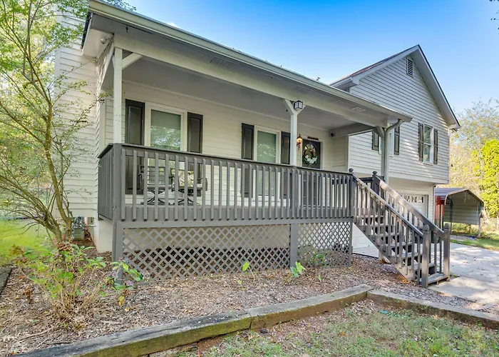 Easy I-20 Access To Atl: Suburban Retreat W/ Yard