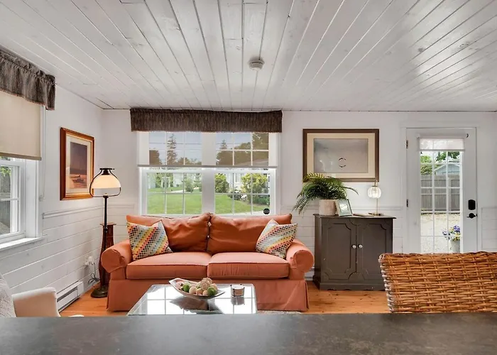 Luxury Driftwood Cottage Saybrook Point