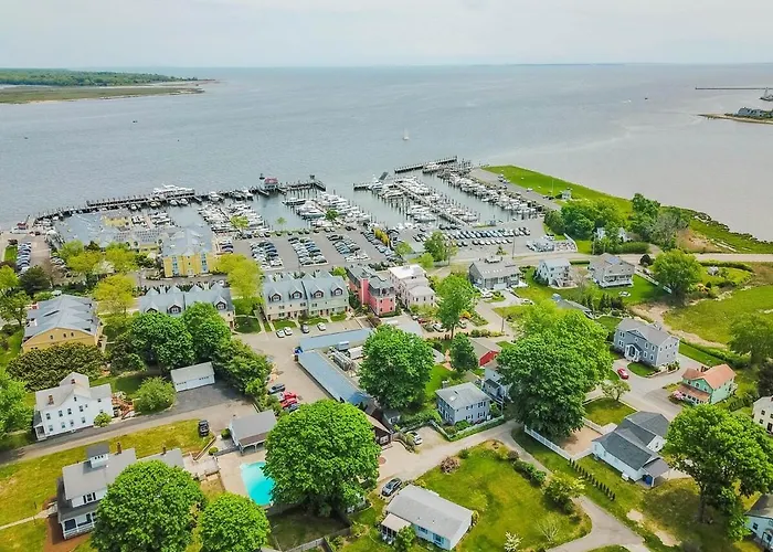 Luxury Driftwood Cottage Saybrook Point