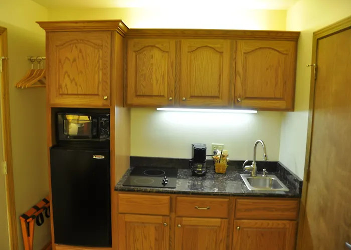 Shepherd Mountain Inn & Suites