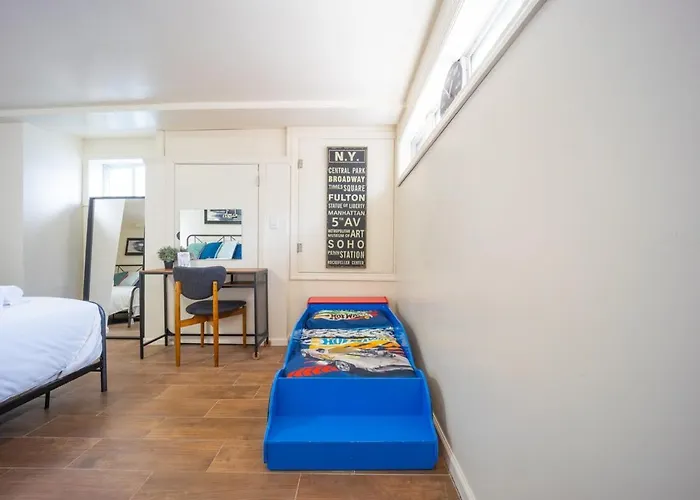 Bright 3Bed Basement With Backyard & Free Parking