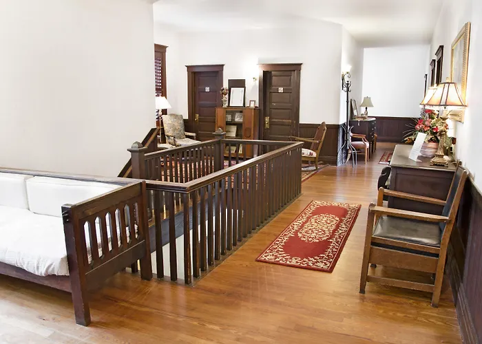 Riverview Hotel