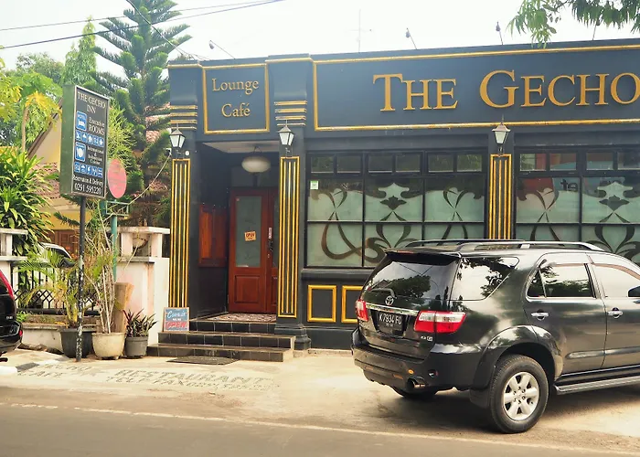 The Gecho Inn Town