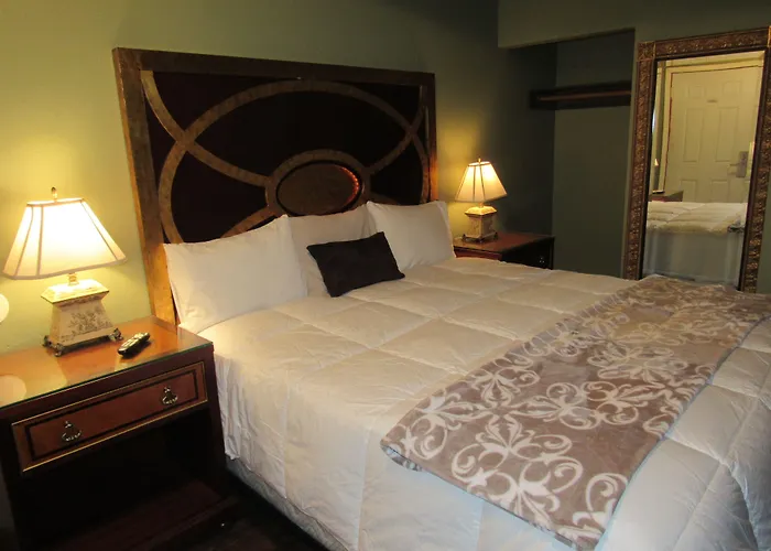 Emerald Bay Lodge