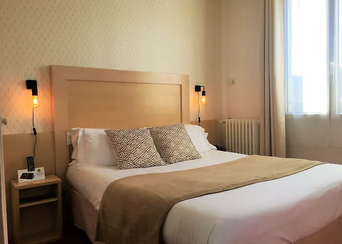 Le Boeuf Couronne - Hotel & Restaurant Chartres- Logis Hotels