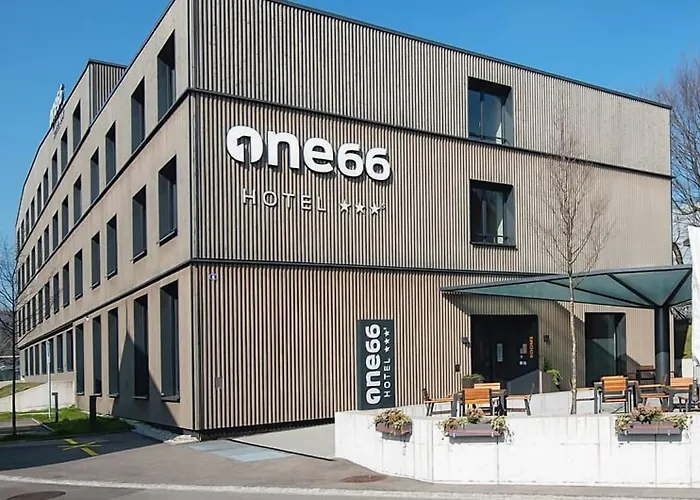 Hotel One66