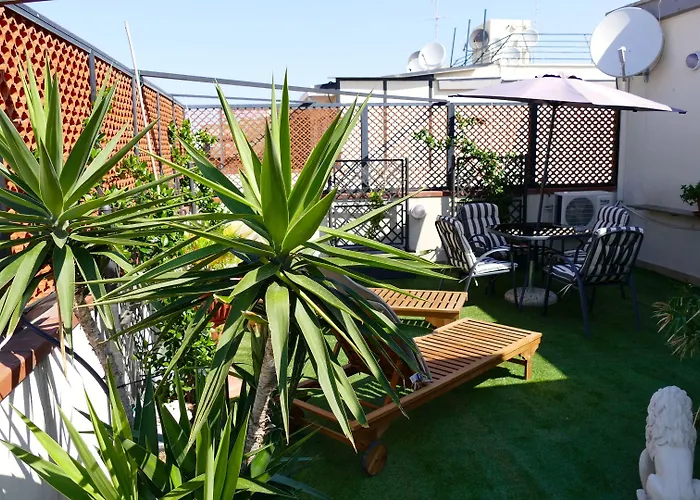Penthouse Station Luxury Suites & Apartment