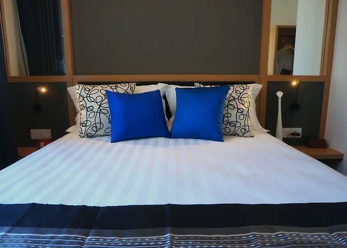 B Street Hotel