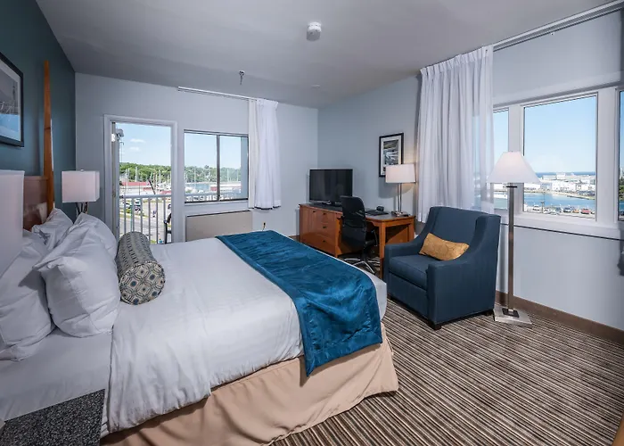 Rockland Harbor Hotel