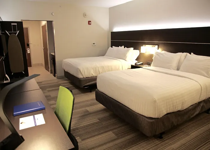 Holiday Inn Express & Suites Oswego By Ihg