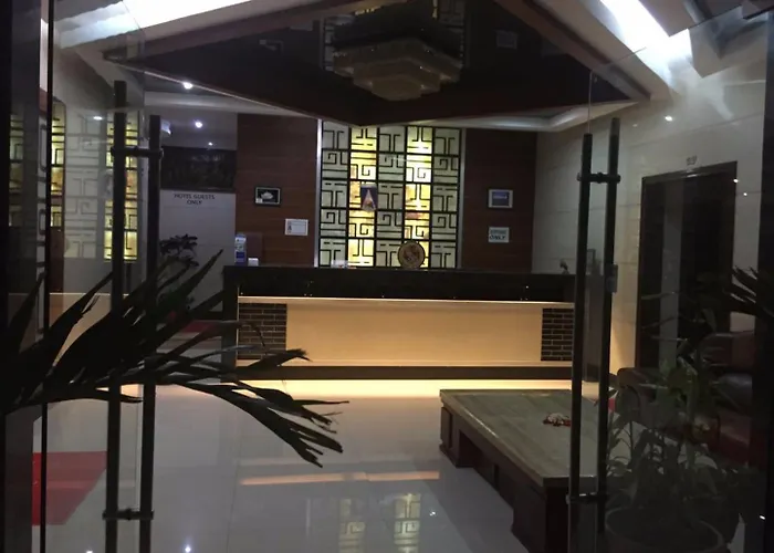 Emerald Hotel & Restaurant