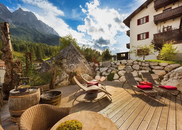 Bayern Resort Hotel - Adults Only - Mit Zugspitzblick - Eibsee-Naehe - Wellnessbereich - Naturpool Im Sommer