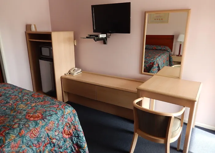 Townsman Motel