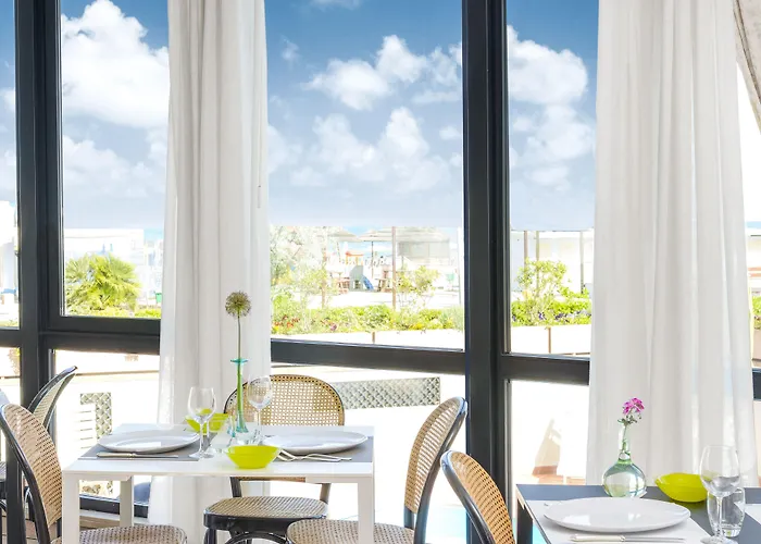 Hotel Torremaura Fronte Mare Con Beach Club