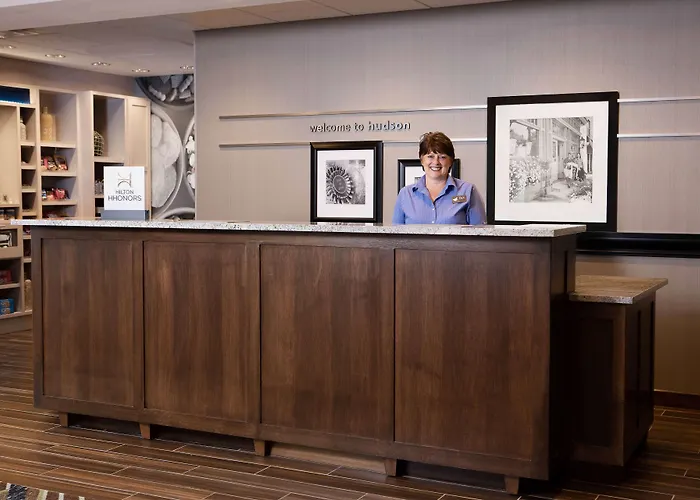 Hampton Inn & Suites-Hudson Wisconsin