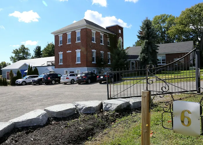 The Bloomfield Inn