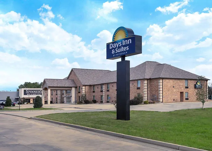 Days Inn & Suites By Wyndham Florence/Jackson Area