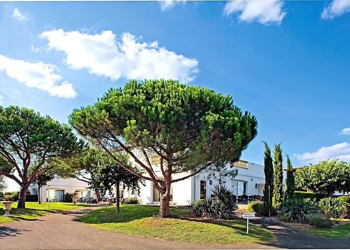 Logis Hotel Restaurant Des Chateaux
