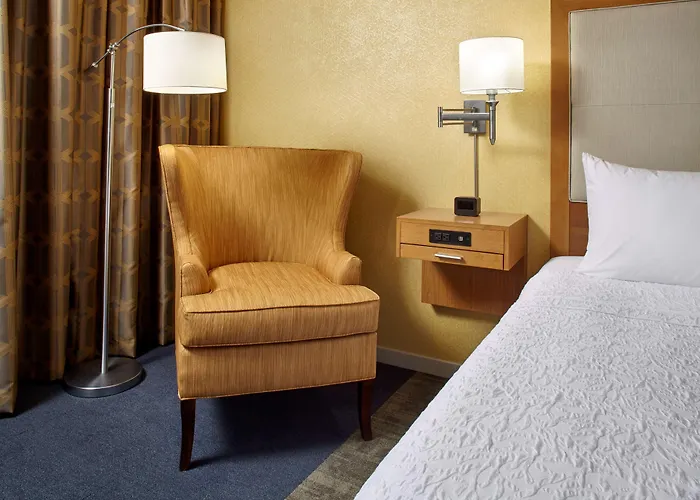 Hampton Inn & Suites Pittsburgh Airport South/Settlers Ridge