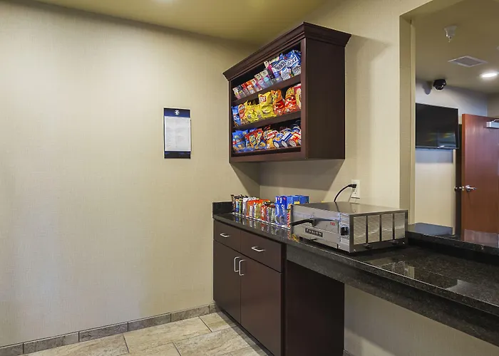 Cobblestone Inn & Suites - Lakin