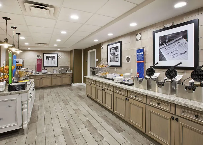 Hampton Inn & Suites Alliance