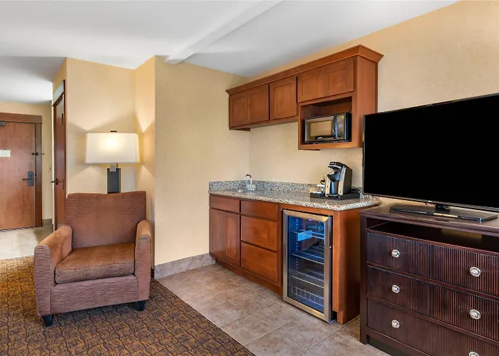 Lloyd Hotel Astoria Bayfront. An Ascend Collection Hotel