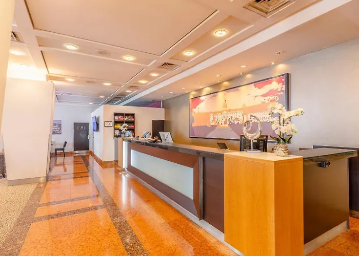 The Q - Quadro City Hotel