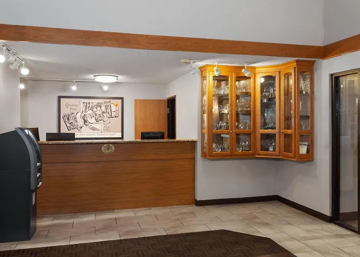 Super 8 By Wyndham Green Bay Near Stadium