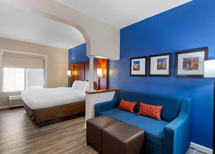 Comfort Suites St Charles-St Louis