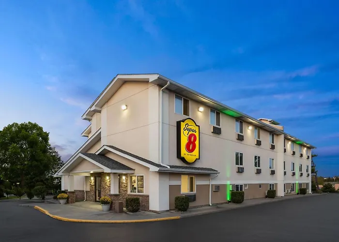 Super 8 By Wyndham Latham - Albany Airport
