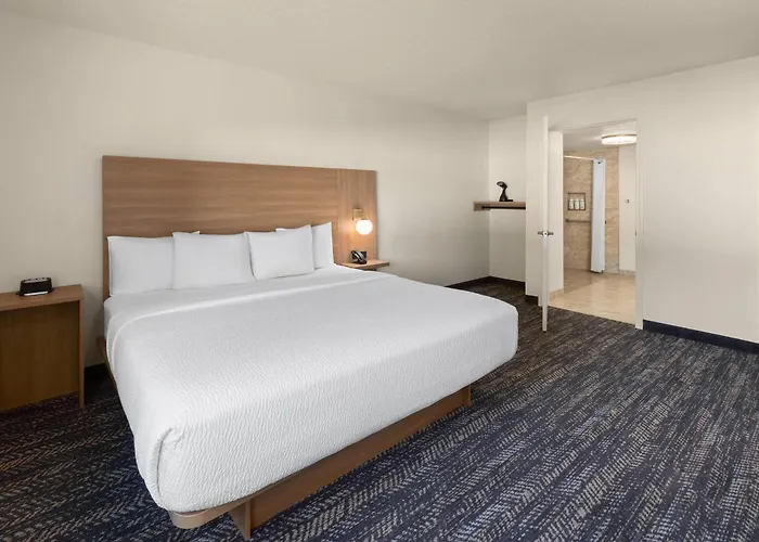 Ramada By Wyndham Merced