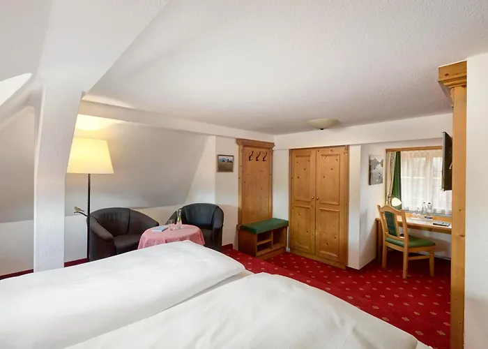 Hotel Alpenhof - Ruhige Wohlfuehloase Zwischen Muenchen, Dem Fuenf-Seenland Und Den Bergen, In S-Bahnnaehe