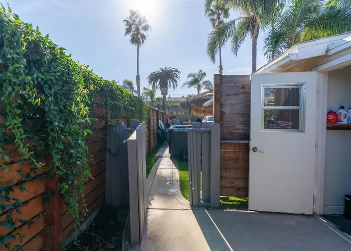 Oceanside Rocks Family Vacation Home