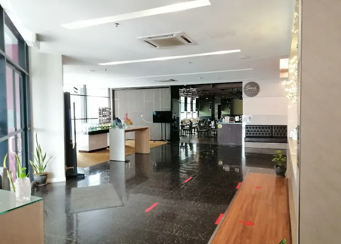 Nexus Regency Suites & Hotel