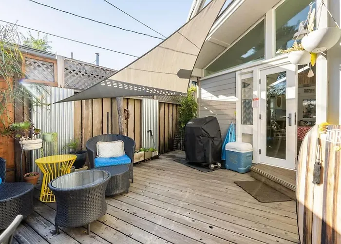 2 Bedroom Bungalow With Hot Tub