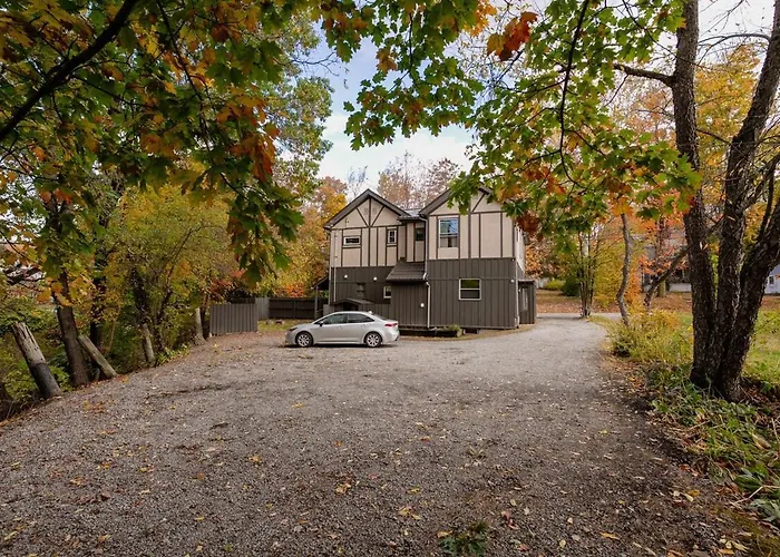 First Floor Getaway In Meadville