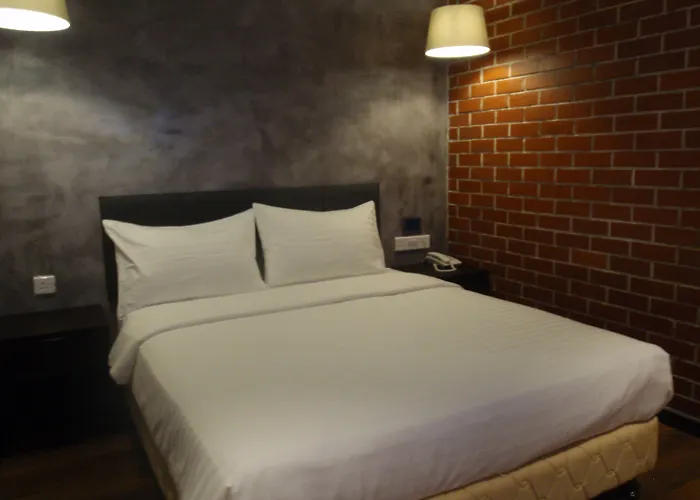 9 Square Hotel - Subang