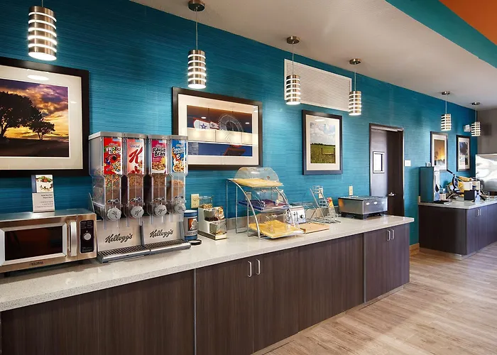 Best Western Plus Lonestar Inn & Suites