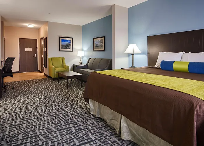 Best Western Plus Lonestar Inn & Suites
