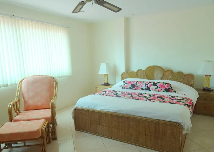Butterfly Garden Boutique Residence: Luxury Apartments with Spa Baths