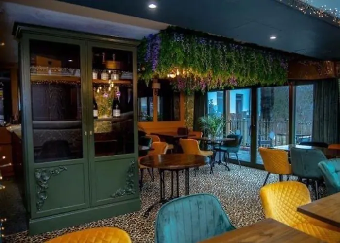 Oyo The Townhouse