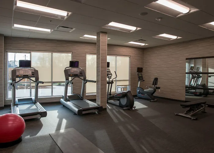 Courtyard By Marriott Somerset