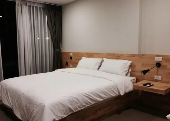 Easy Hotel