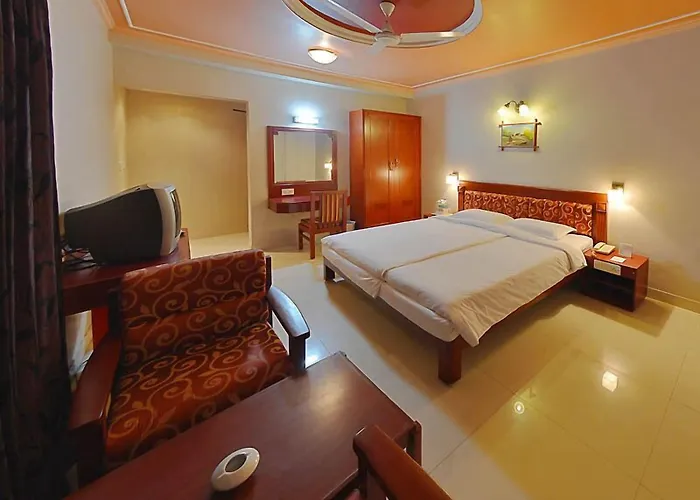 Hotel Gnanam