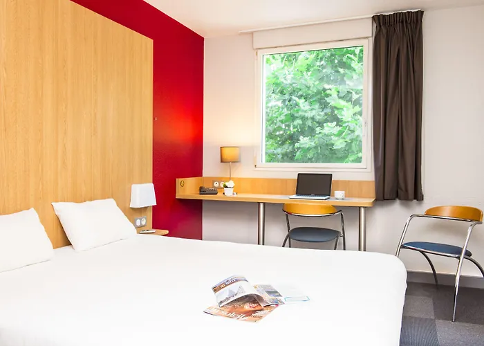 B&B HOTEL La Rochelle Centre 3 étoiles