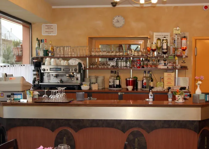 Logis Hotel Et Restaurant La Tour Brette